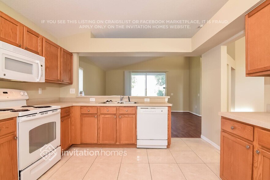 Building Photo - 12513 Lake Vista Dr