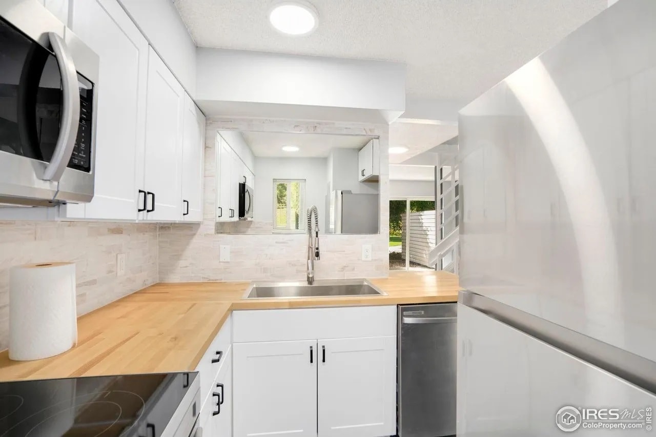 Building Photo - 1705 Heatheridge Rd