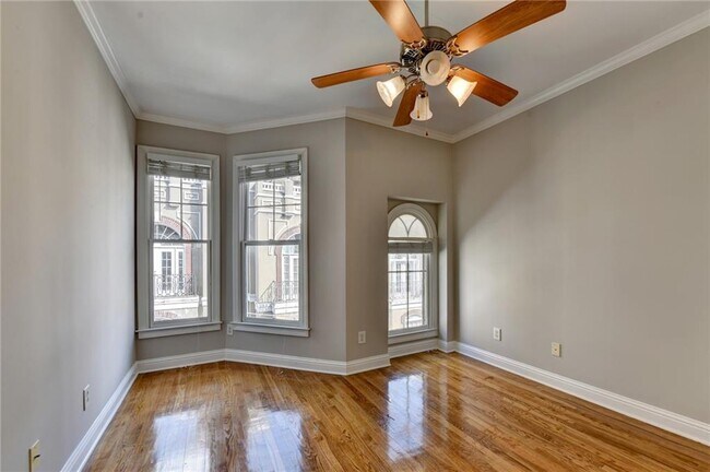 Building Photo - 813 Clifton Heights Ln NE