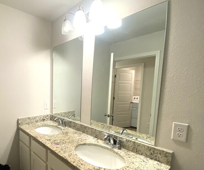 Building Photo - Functional 2-Story Design | 4BR + 2.5BA | Quick Access to I-10