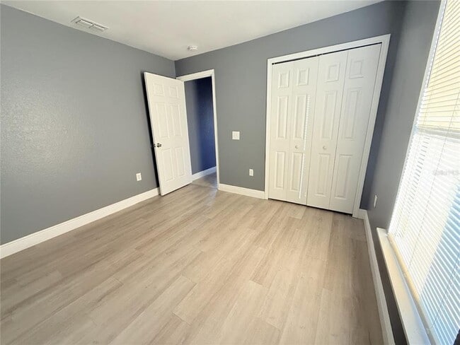 Building Photo - 635 Parakeet Ct