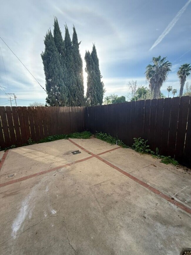 Building Photo - Very nice updated condo in beautiful Granite hills Neighborhood