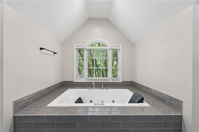 Building Photo - 3296 Belmont Glen Dr SE