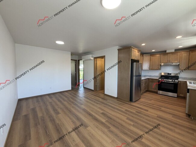 Building Photo - 1818 Brenda Ln