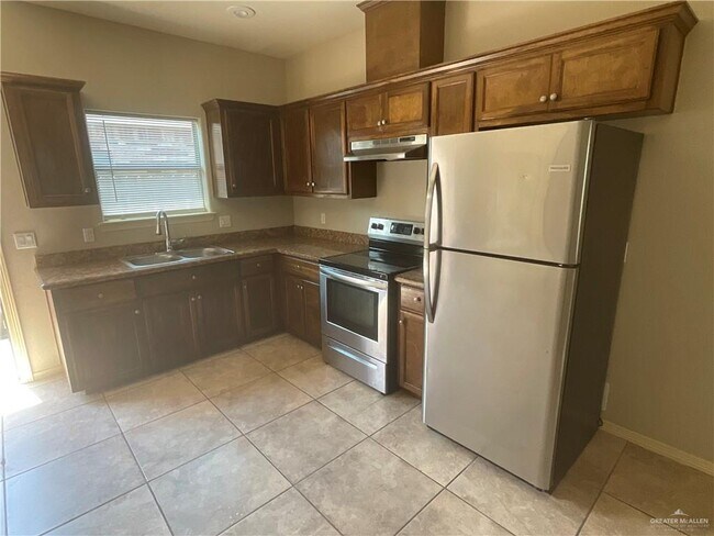 Building Photo - 19 W Garfield Ave