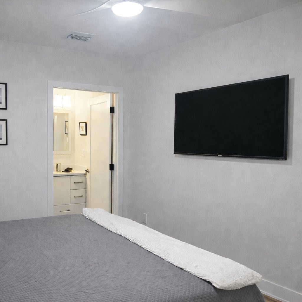 Building Photo - 801 E Knollwood St