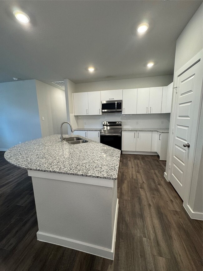 Building Photo - 9906 Grosbeak Ln