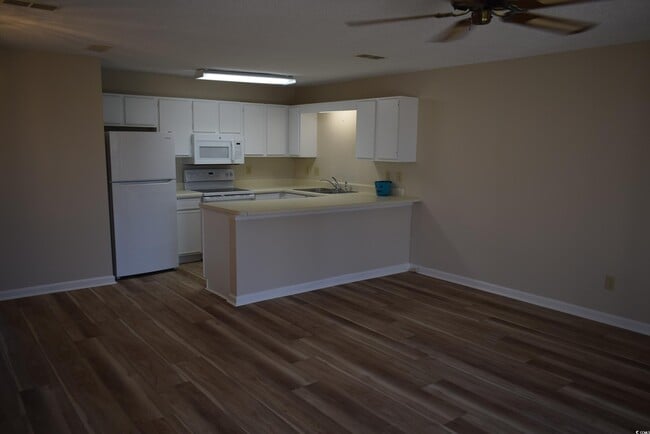 Building Photo - 510 Fairwood Lakes Dr