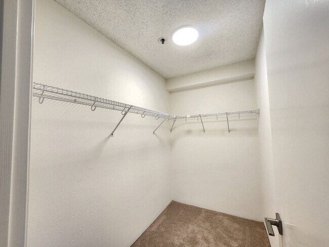 Building Photo - Tranquil Living in a Palo Alto Gem: 1-Bedroom Condo on the Third Floor with In Unit Laundry