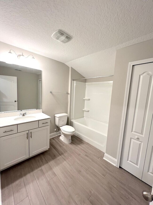 Building Photo - GORGEOUS 5 Bed 4 Bath 3 Car Garage HOME w COMMUNITY POOL for RENT!