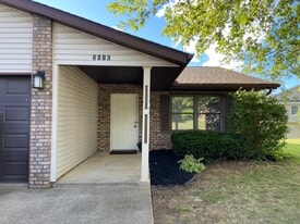 Building Photo - 3416 S Kennedy Dr