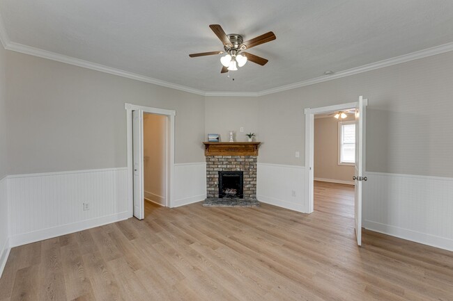 Building Photo - 2 BR 1 BA house for Rent