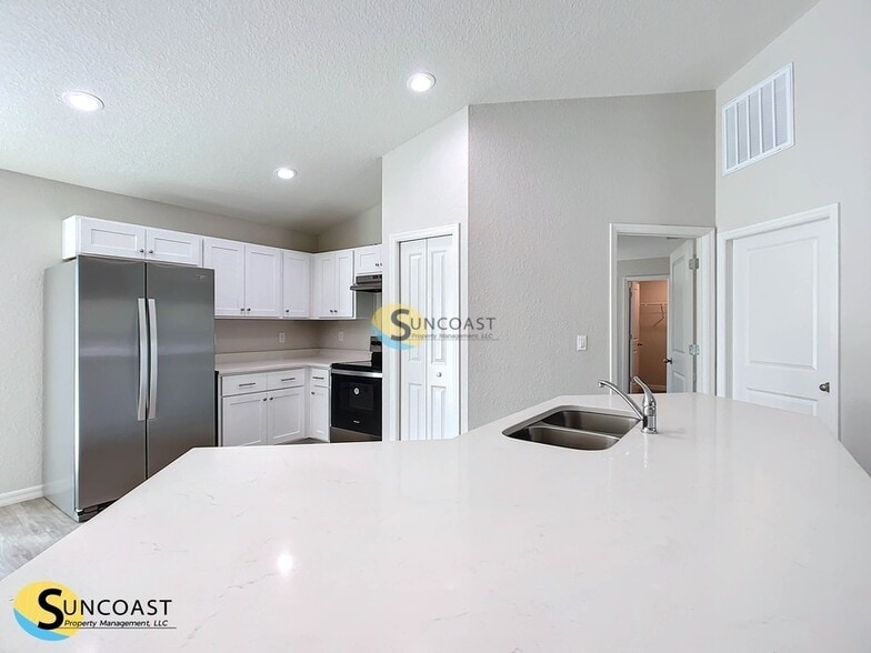 Building Photo - 119 Dogwood Dr Loop