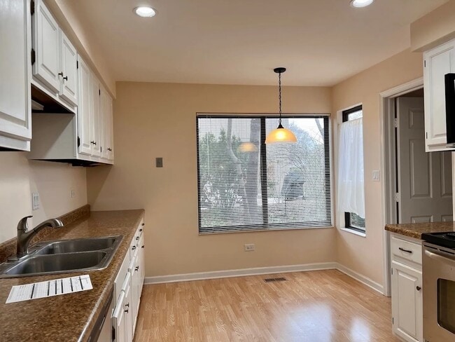 Building Photo - 78 Foxwood Ln
