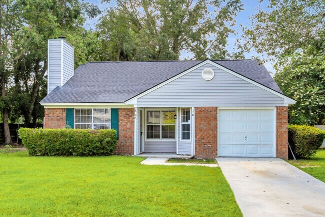 Primary Photo - 3 Bedroom 2 Bathrooms in Sterling Creek - ...