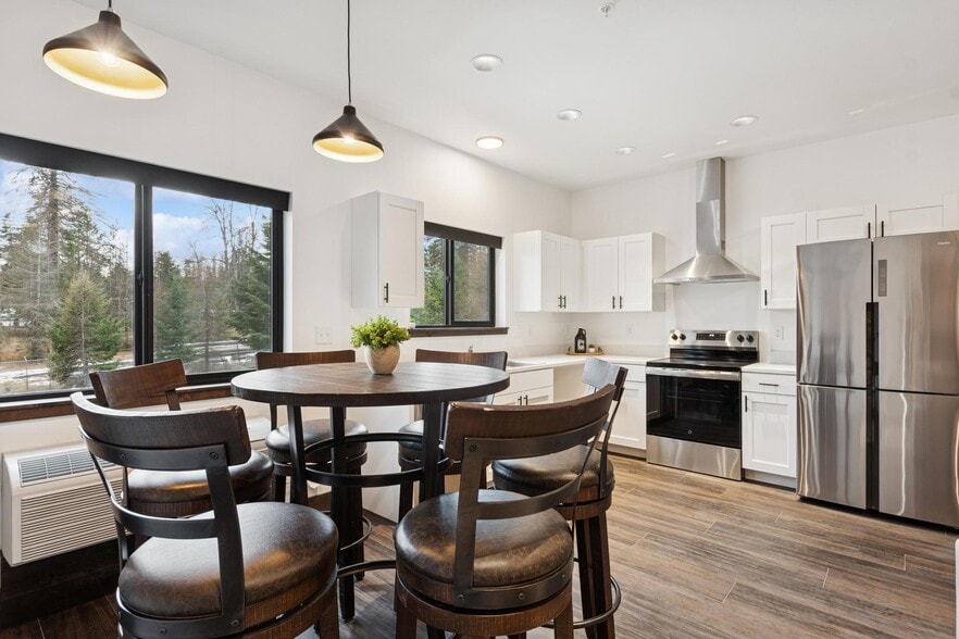 Building Photo - 1010 Baker Ave