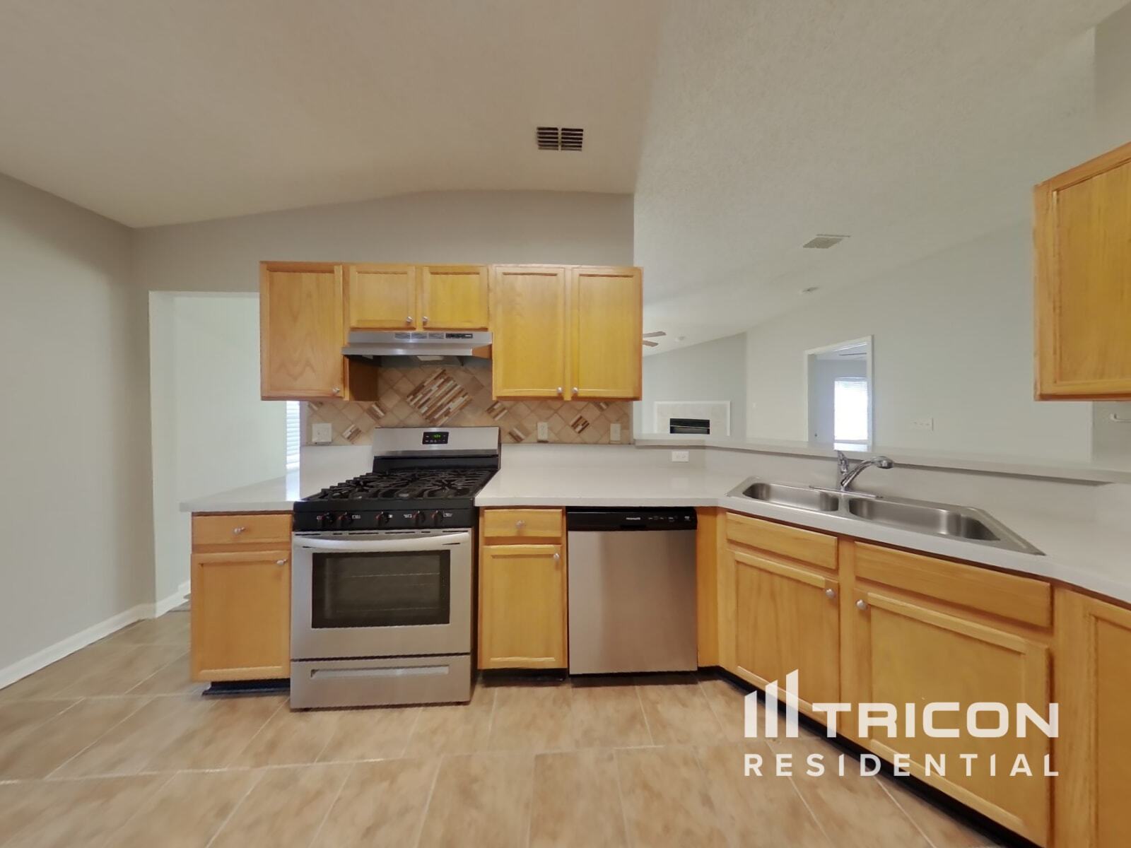 Building Photo - 3424 International Village Dr W