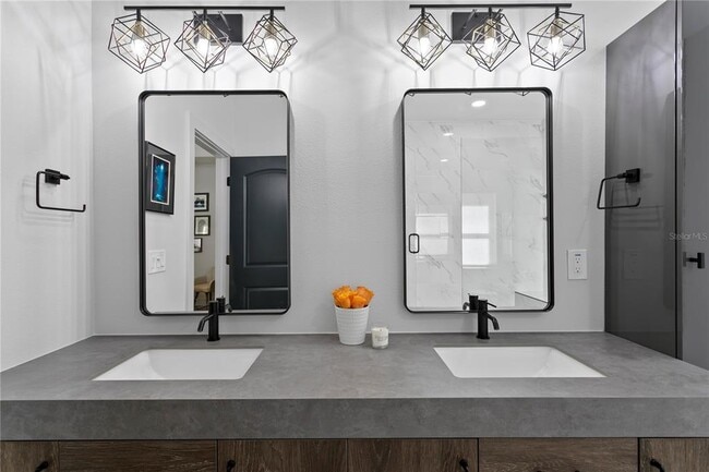 Building Photo - 2107 Branch Hill St