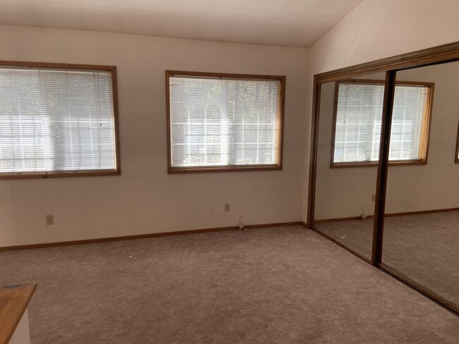 Building Photo - 2673 Wailaki St