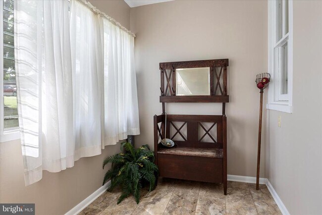 Building Photo - 5452 Middle Rd