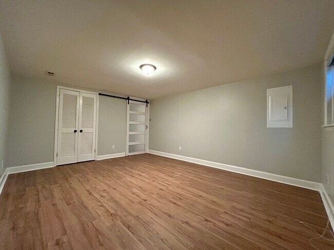 Building Photo - 5922 Amity Pl