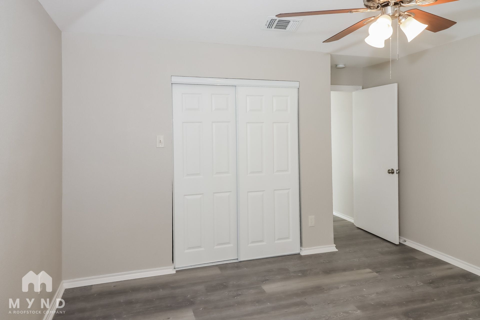 Building Photo - 4961 Briar Oaks Ln