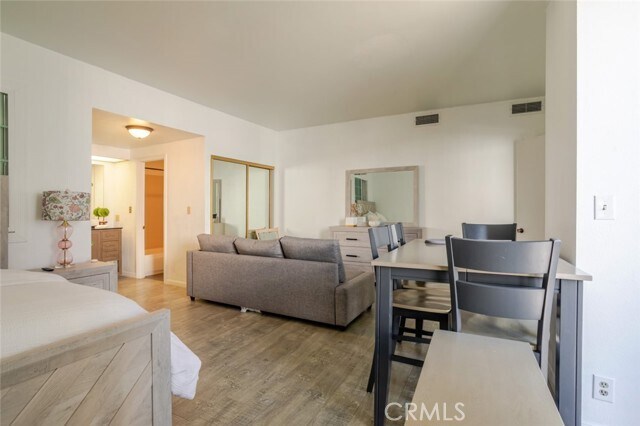 Building Photo - 321 S San Vicente Blvd