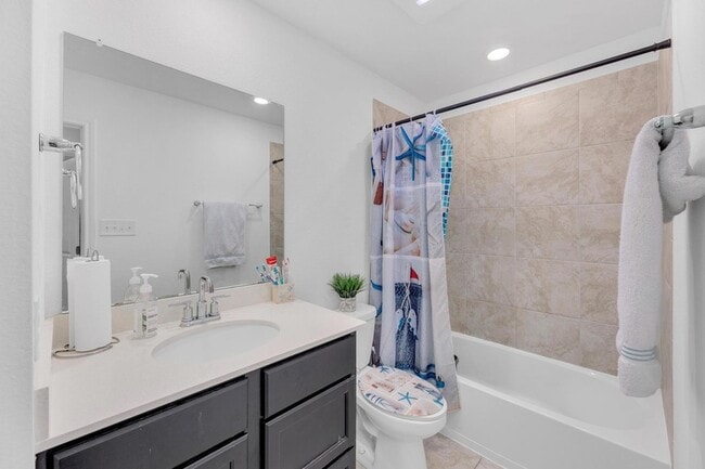 Building Photo - 112 Gracie Wy