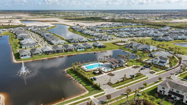 Building Photo - 14075 SW Thorens Dr