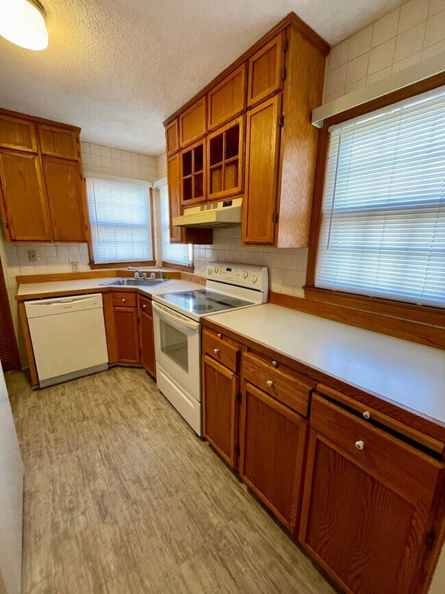 Building Photo - Coming Soon: 3BR Home with Bonus Space & Quick Highway Access