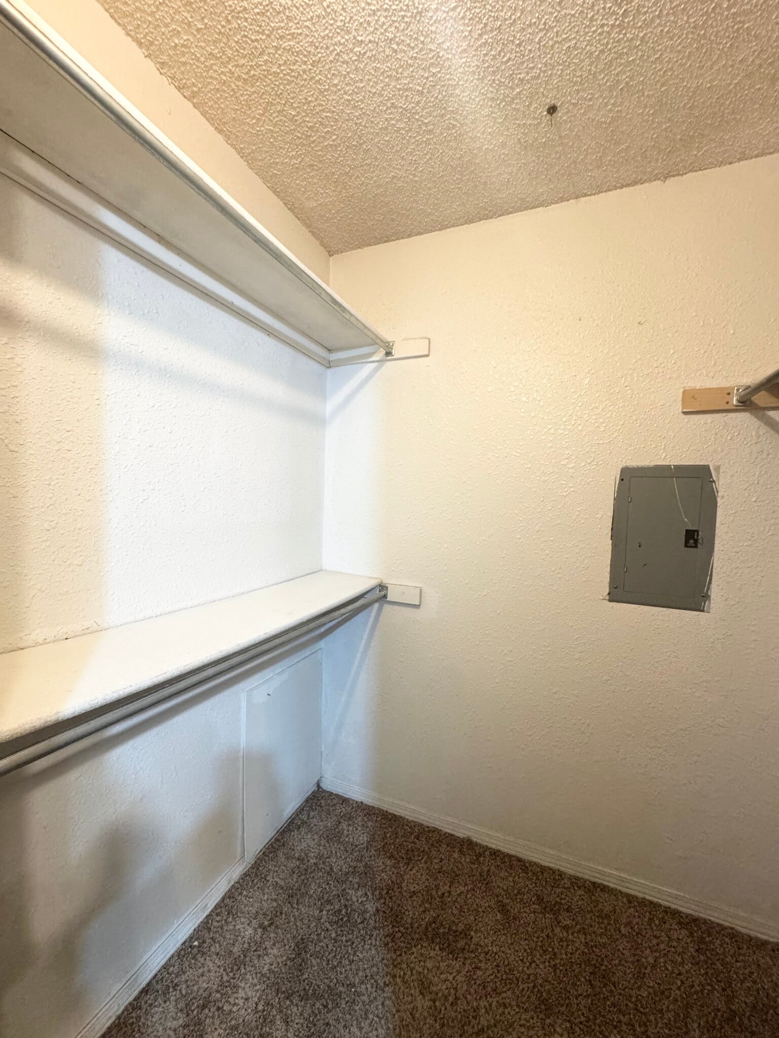 Building Photo - 9821 Larkspur Ln