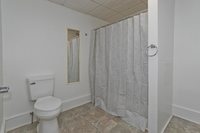 Building Photo - 22-22 East St