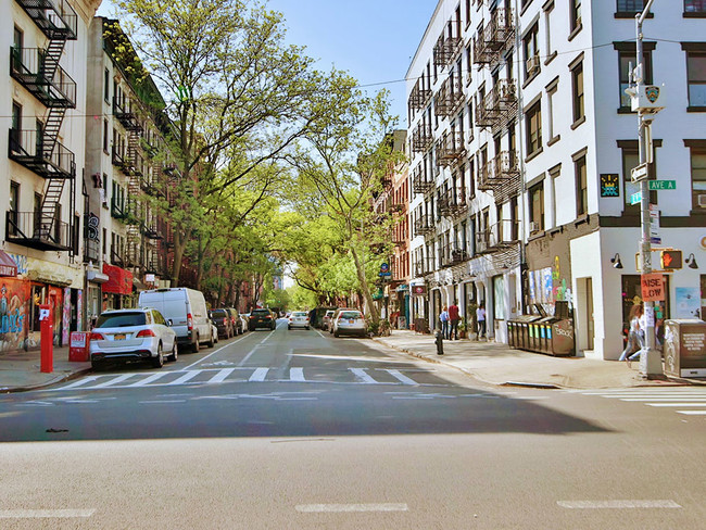 Building Photo - 112 East 7th Street