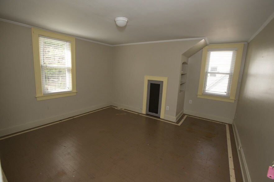 Upstairs Bedroom #2 - 33 Grosvenor St