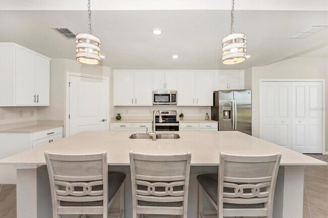 Building Photo - 12550 Galapagos Ct