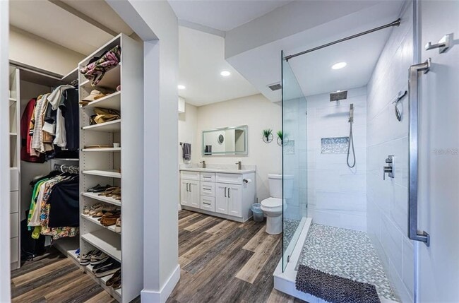 Building Photo - 4900 Brittany Dr S