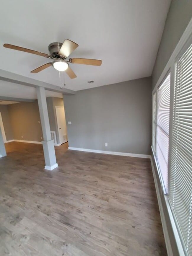 Building Photo - Beautiful 3-Bed Apartment in Schertz!