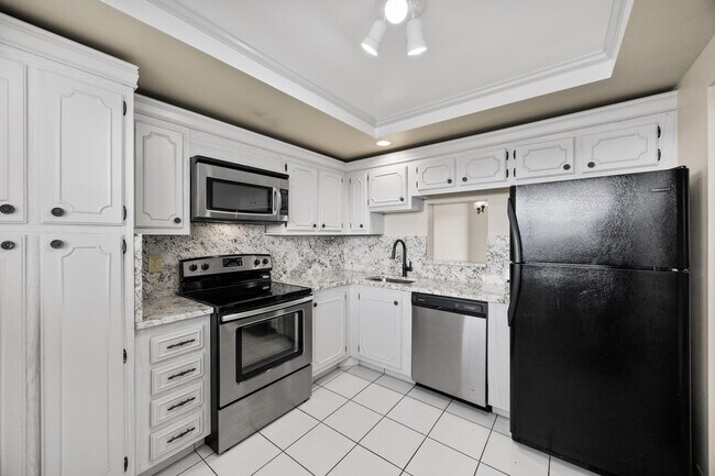 Building Photo - 3590 Via Poinciana