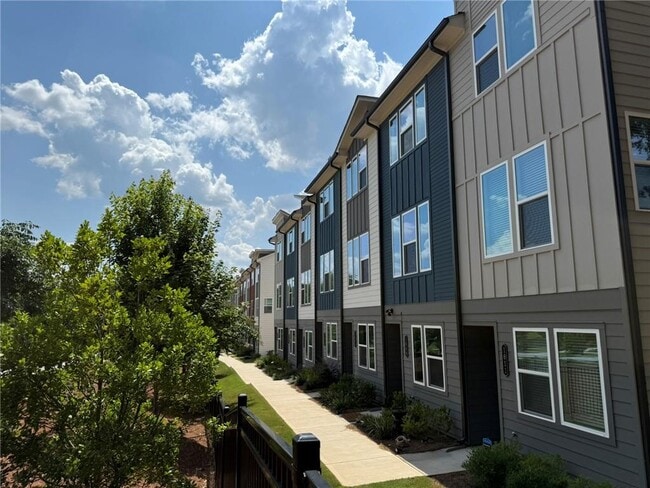 Building Photo - 1716 Gunnin Trce NW