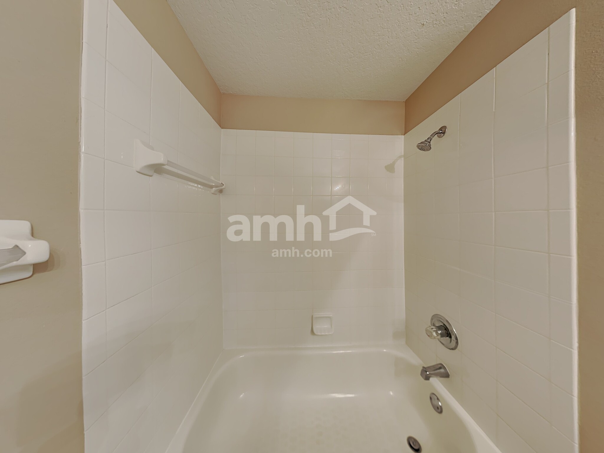 Building Photo - 7114 Colonial Lake Dr