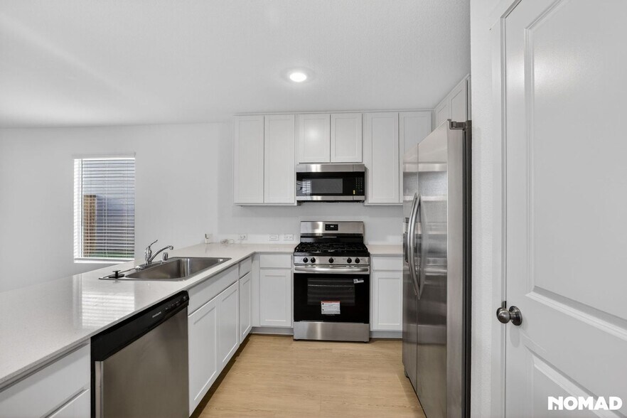 Building Photo - 12153 Steeplechase Dr