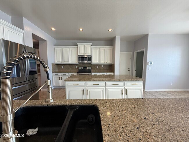 Building Photo - 4287 S Kimberlee Dr