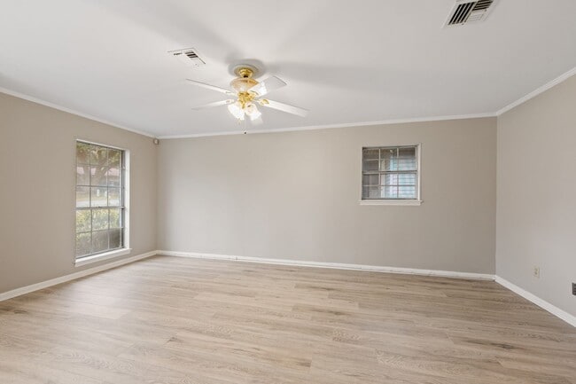 Building Photo - COMING APRIL 1ST!  NEWLY REMODELED HOME!