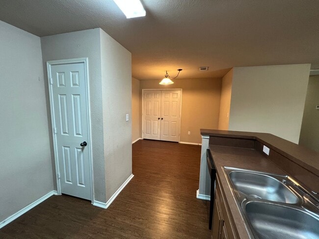 Building Photo - Welcome home to this spacious 3-bedroom, 2-bath quadplex in Krum!