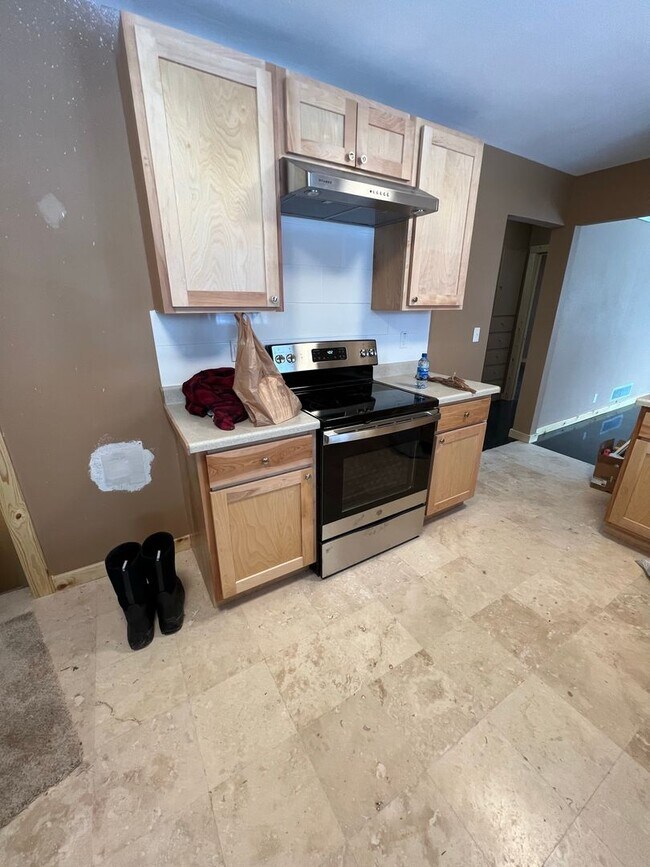 Building Photo - 624 N 3rd St