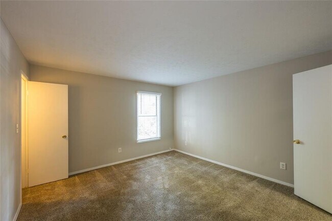 Building Photo - 602 Augusta Dr