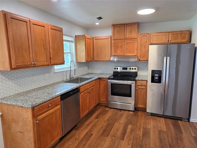 Building Photo - 2708 N Holloway Ave