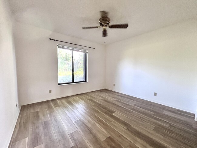 Building Photo - 2535 SW 22nd Ave