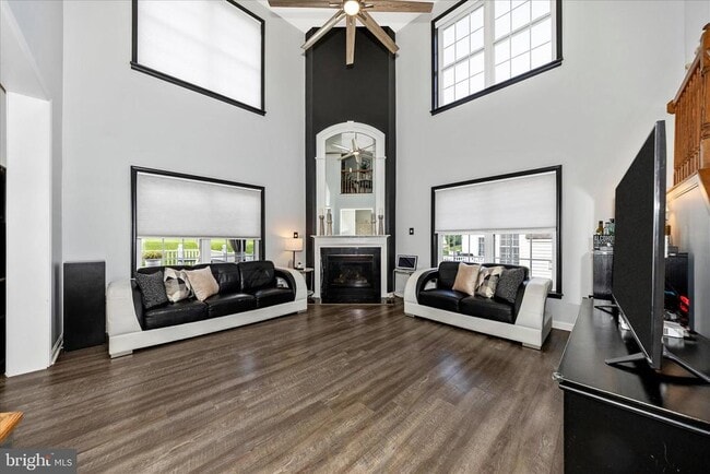 Building Photo - 1504 Larel Ct