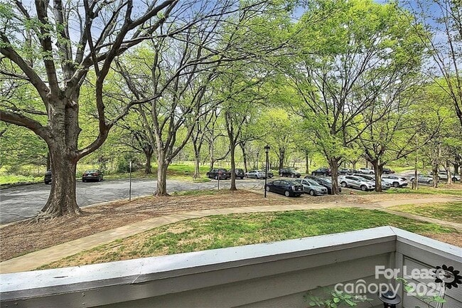 Building Photo - 1140 W 1st St